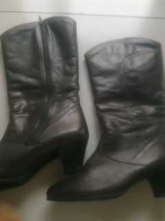 Продавам елегантни дамски кожени ботуши саламандър