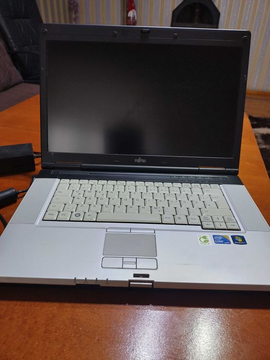 Лаптоп Fujitsu 15.6 инча