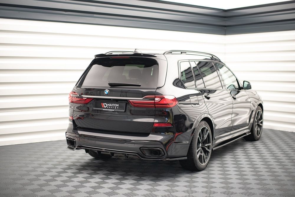 Добавка за задна броня Maxton design за BMW X7 G07 (2019-2022)