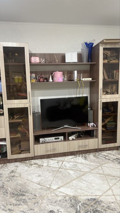 Продается стенка в гостинную