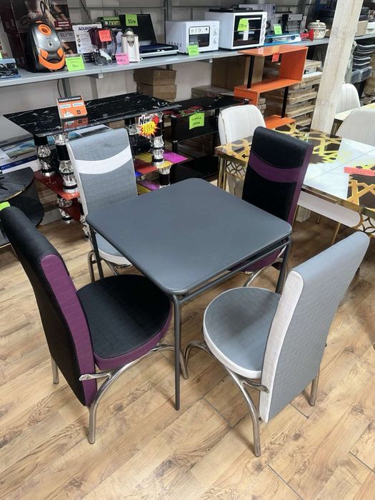 Маса и 4 стола  комплект