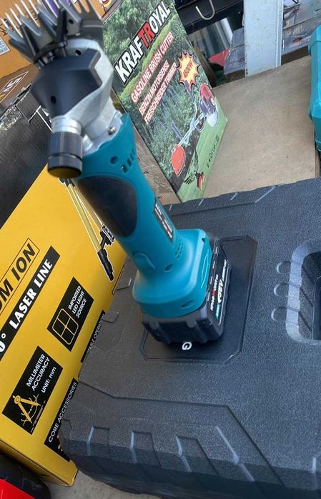 Акумулаторна машинка за подстригване на животни 36V 8.0Ah KraftRoyal