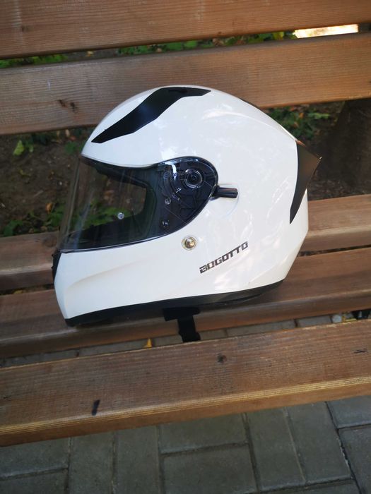 Нова мото каска Bogotto, размер L 59-60, внос от Aвстрия. Цена 107 лв.
