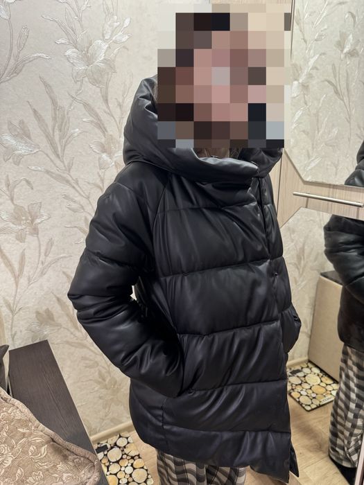 Продам две куртки на девочку подростка