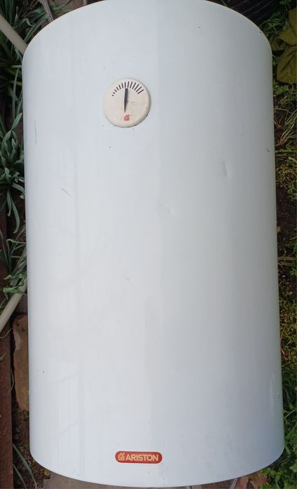 Аристон водонагреватель.