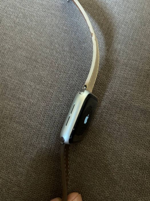 Apple watch 5:40mm .