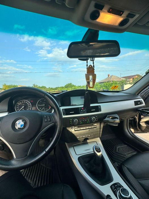 BMW 3 Series 2011 — imagine 5