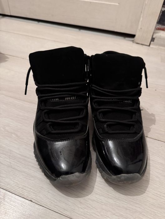 Jordan 11 total black
