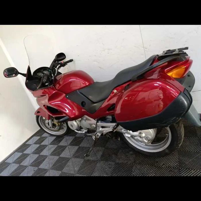 Piese Honda Deauville model 2000