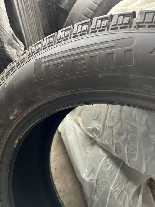 Pirelli Ice zero 235/55/R19