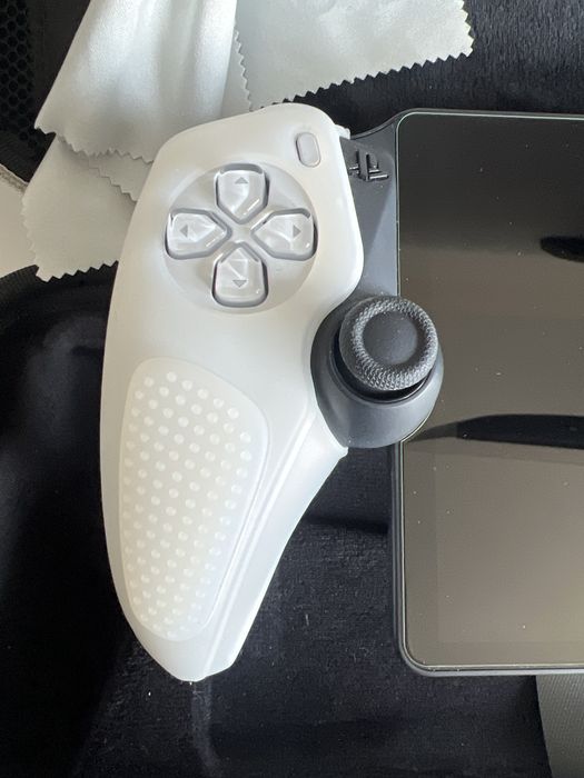 Playstation portal с чехлом и кейсом