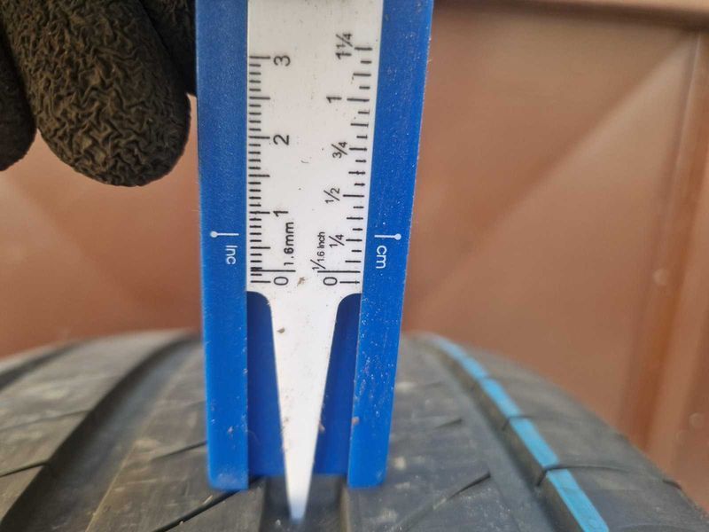 2 Michelin R18 225/55
летни гуми
DOT0324