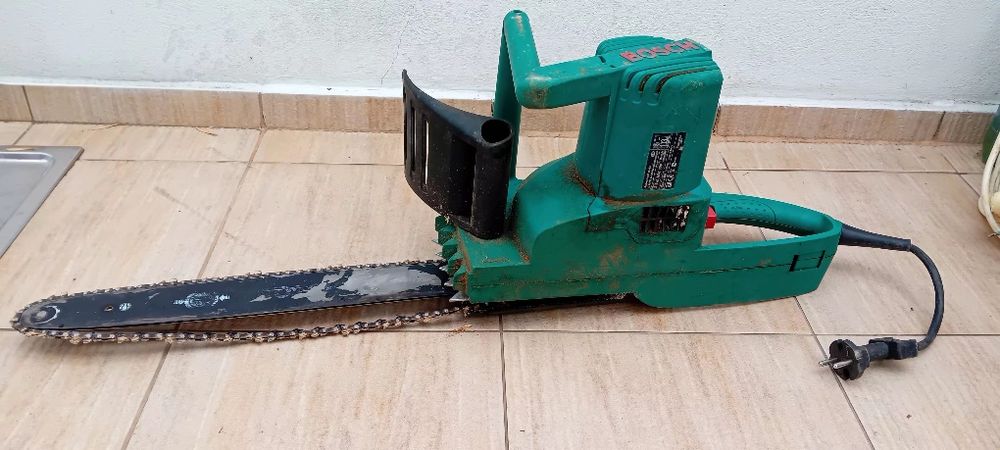 Drujbă electrica Bosch 40 cm