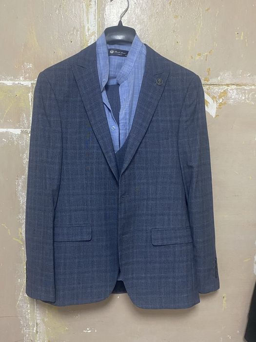 Продам кастюм новый 46 размер