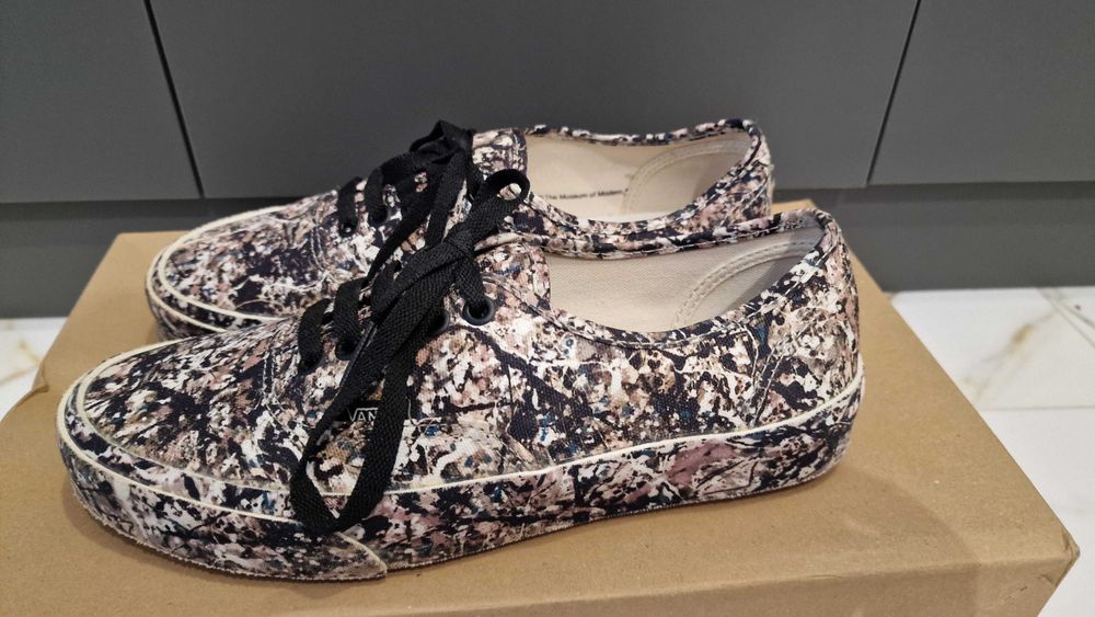 Дамски обувки, различни модели Vans MoMА/Slip on, Pull & Bear