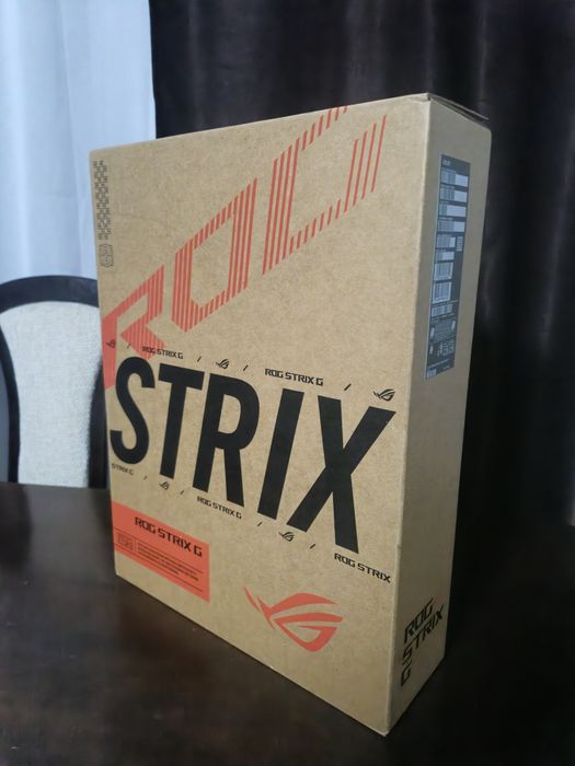 Asus ROG Strix G814 sigilat