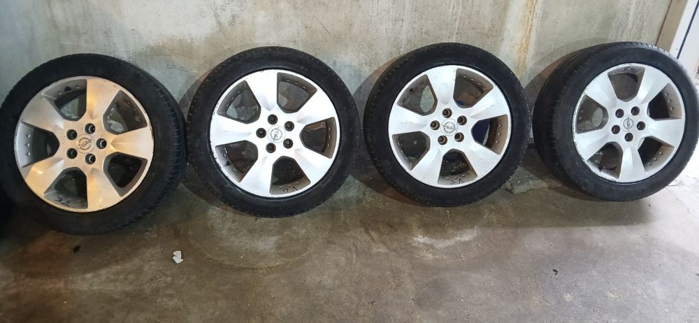 Джанти  с летни гуми 17'