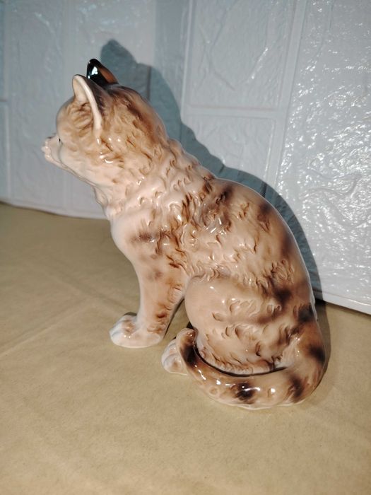 Порцеланова котка