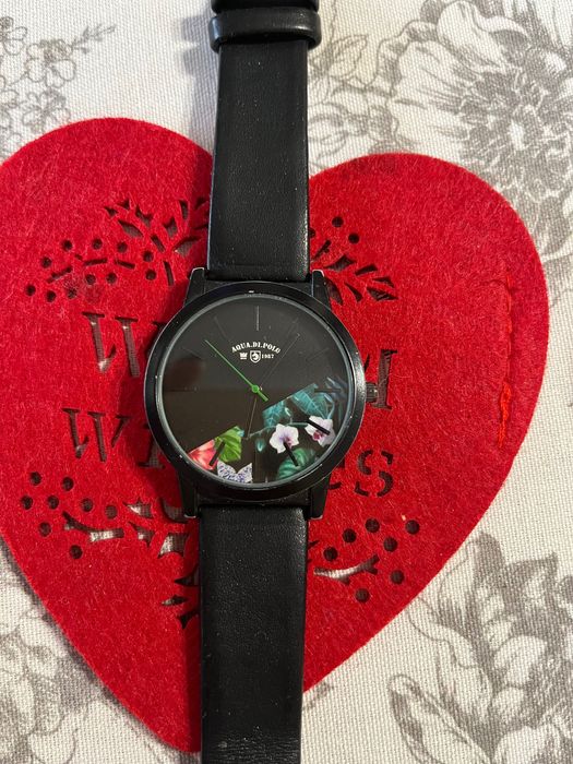 Дамски часовник.