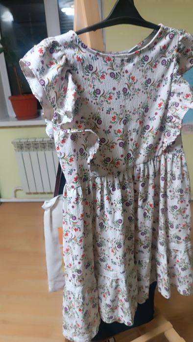 Продам одежду для девочки 8-10 лет