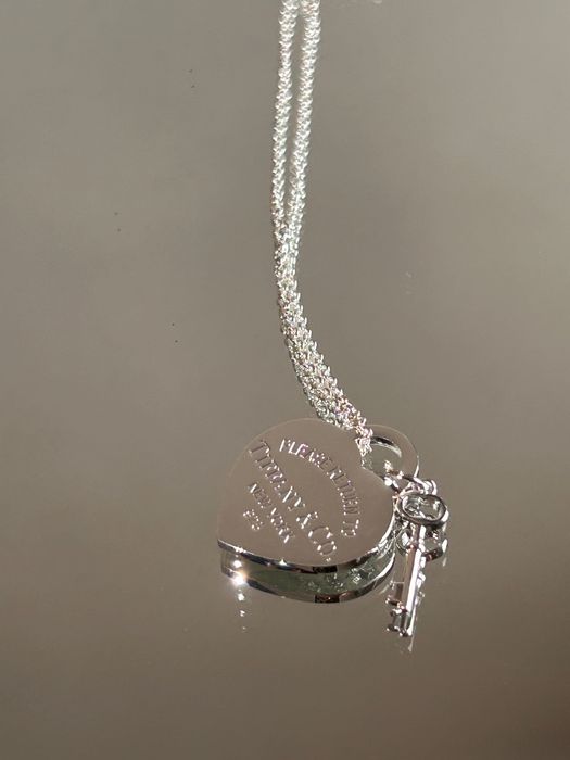 Свещ с бижу в чаша