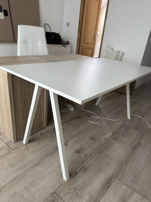 Birou Ikea alb, condiție impecabila