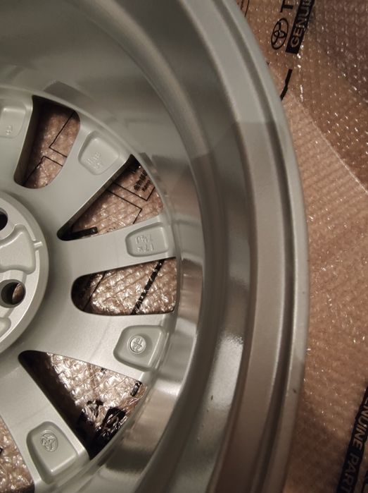 Продам комплект легкосплавных дисков