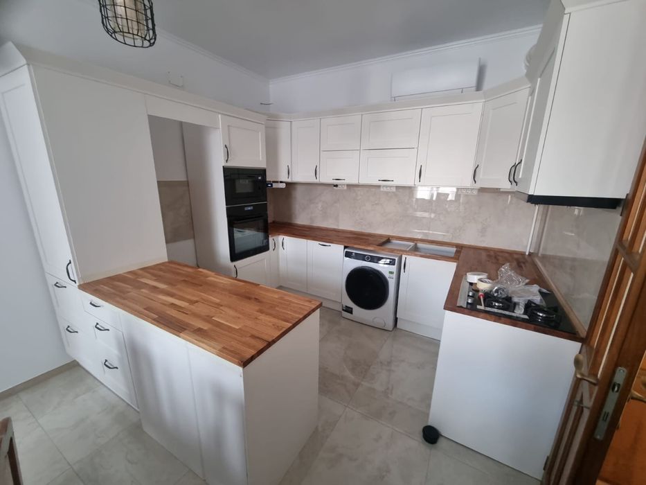 Montăm mobila si facem la comadă!