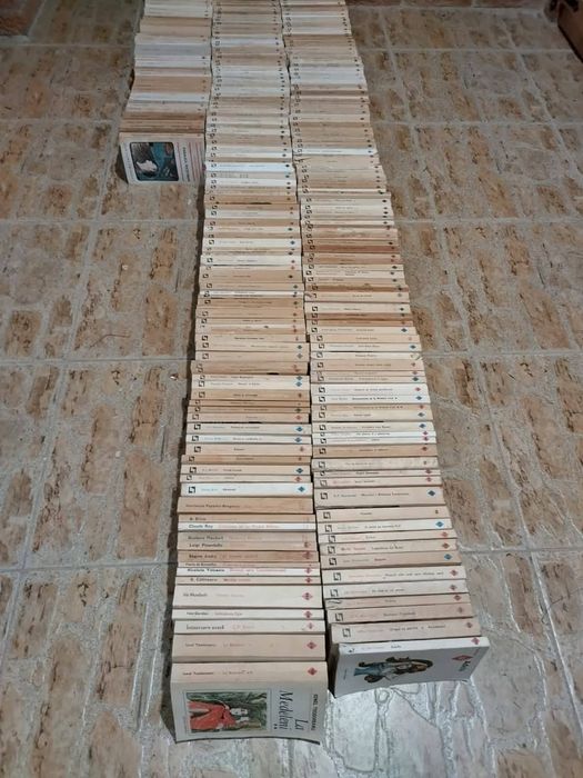 Colecția Romanul de dragoste completă : 239 volume