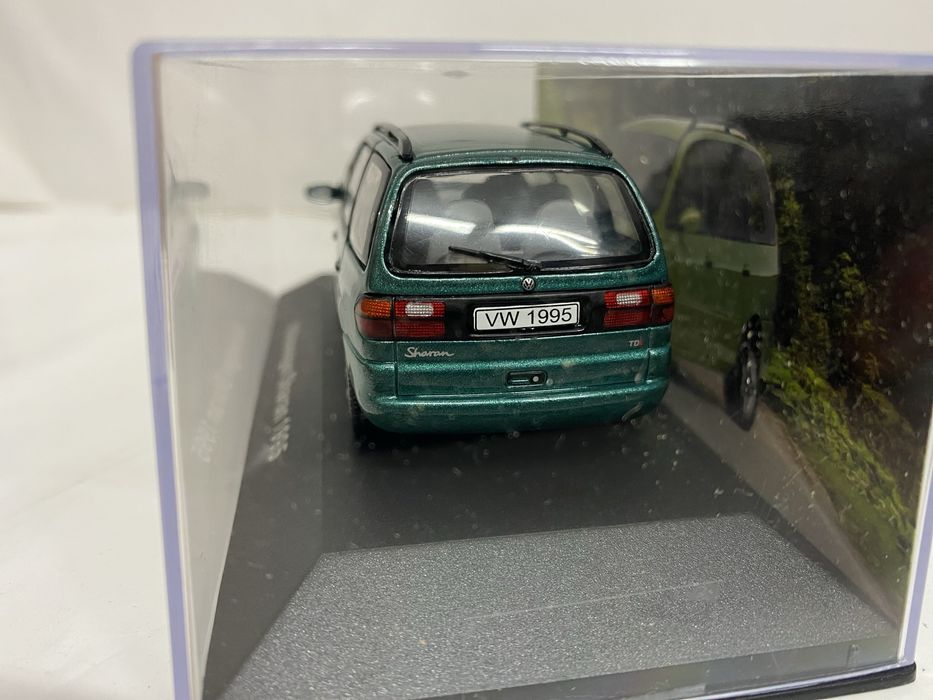 VOLKSWAGEN SHARAN an 2005 machetă auto scara 1:43 (11 cm) Ixo/Altaya