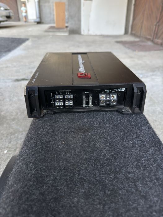 Бас каса с усилвател