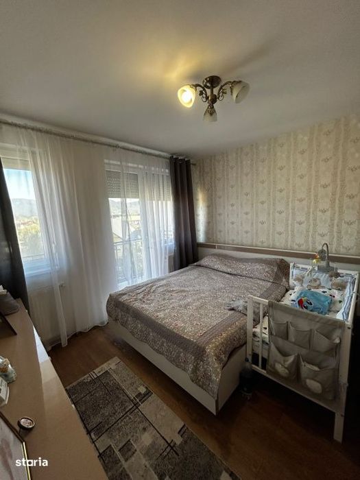Apartament 2 camere transformat in 3, etaj 3 cu lift, zona Marasesti