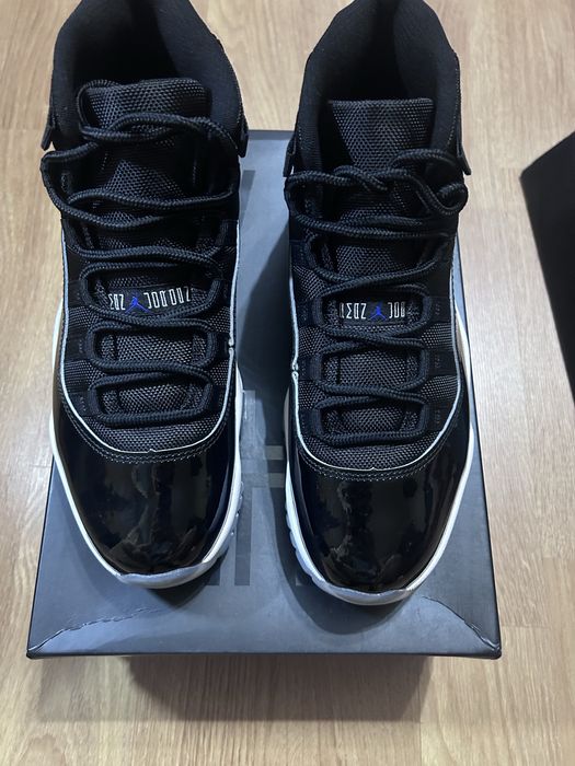 Jordan 11.       .