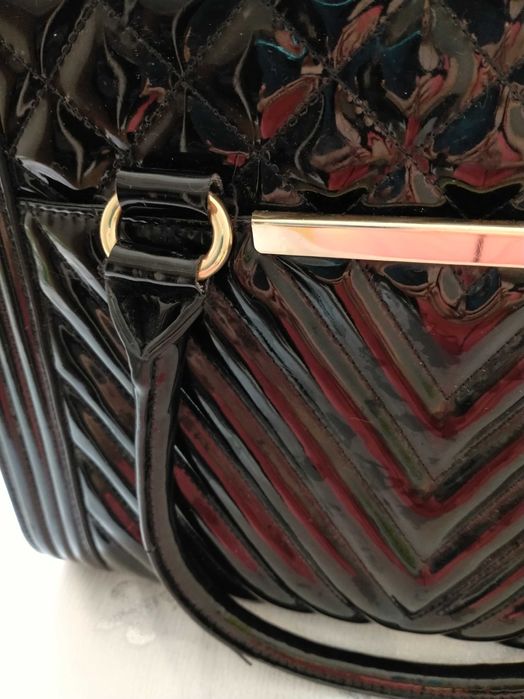 Продам лаковую сумку - портфель бренд ALDO