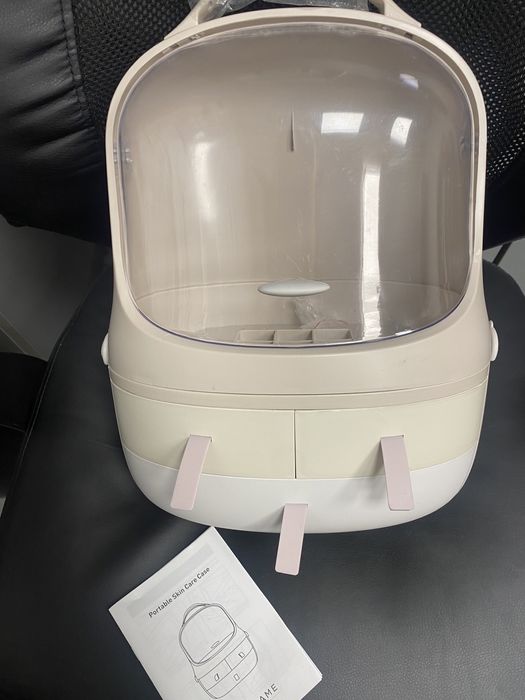 Кутия органайзер с чекмеджета за гримове