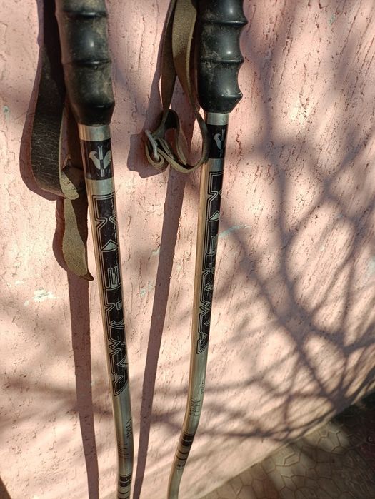 Горные лыжи и палки