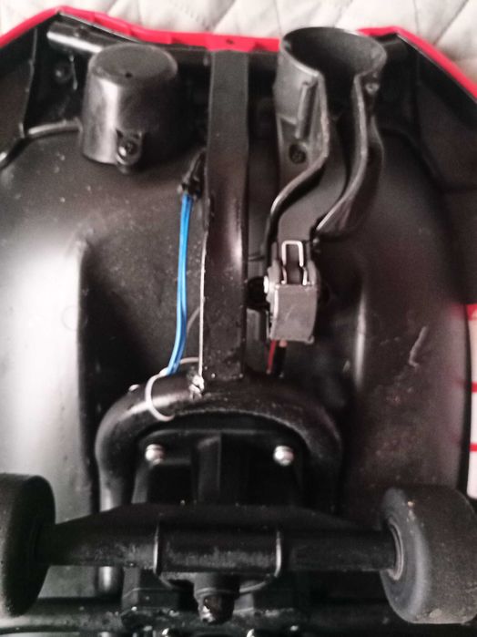 Детска електрическа кола Nighthawk, червена