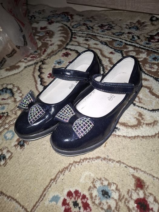 Продам туфельки детские