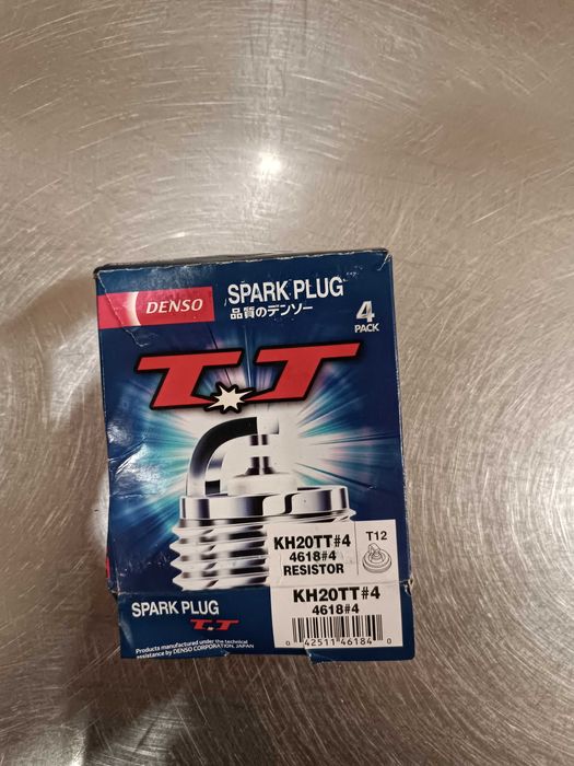 Продам Свечи зажигания новые