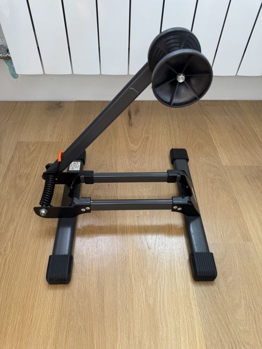 Сгъваема стойка за велосипед