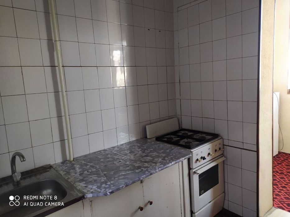 Olmazor tumani Beruniy 3 da kvartira sotiladi