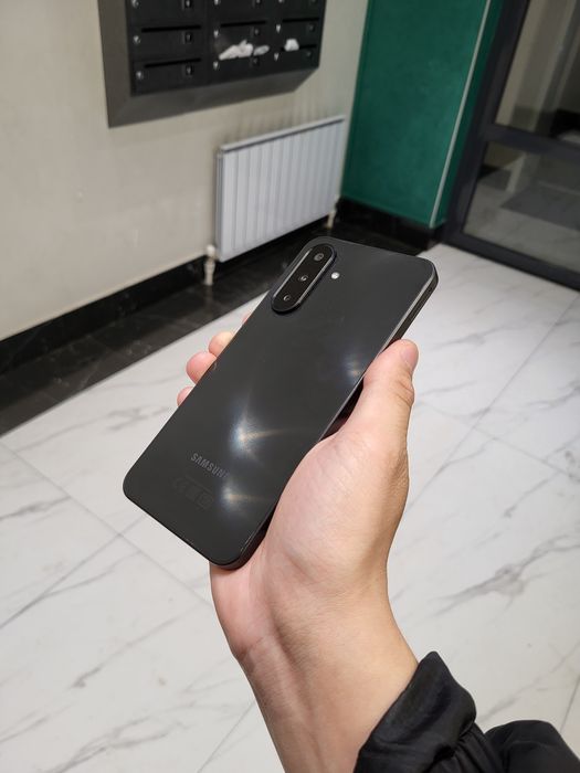 Телефон + наушники