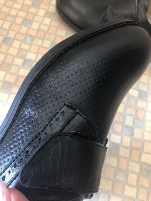 Продам туфли на мальчика