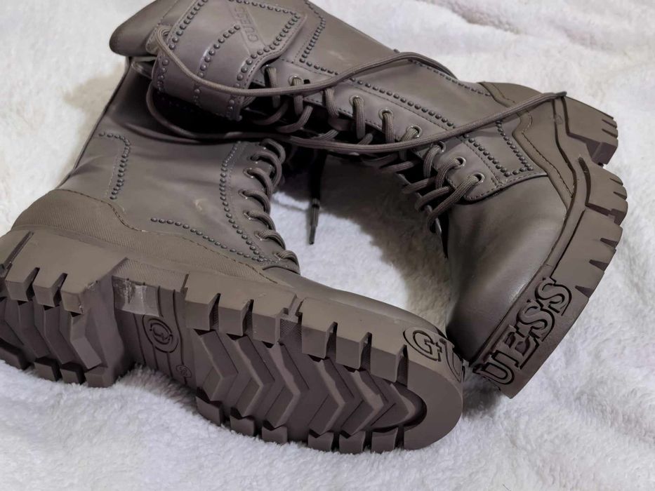 Guess оригинални дамски ботуши естествена кожа  38 номер