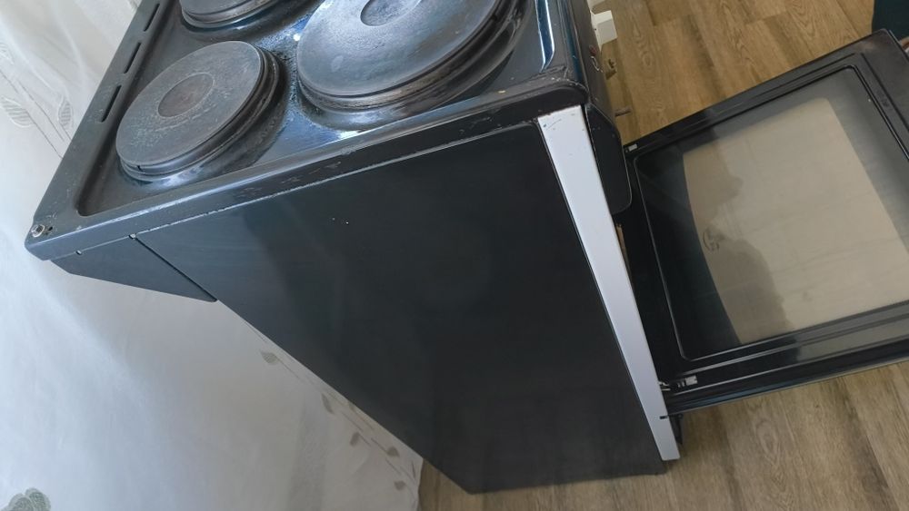 Плита с духовкой