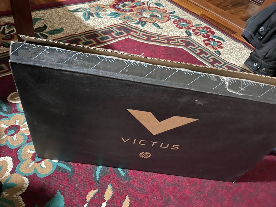 HP Victus i7/ 16