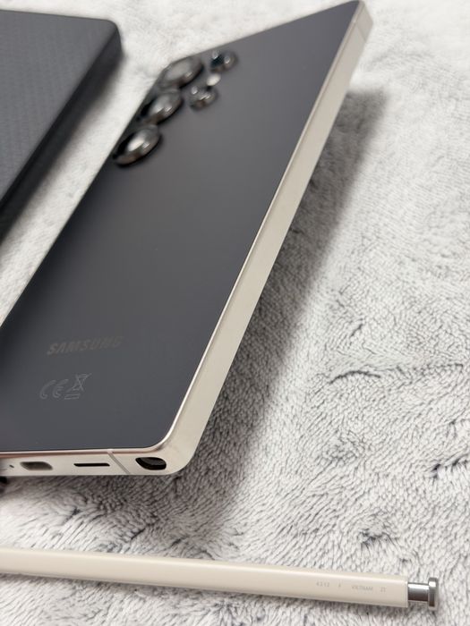 Samsung Galaxy S25 Ultra 512GB Titan Black, Husă Spigen, Garanție 2027