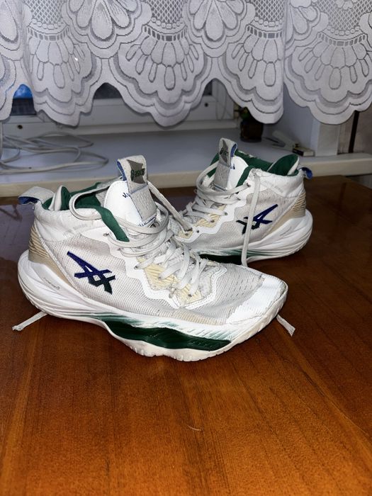 Кроссовки ASICS NOVA surge