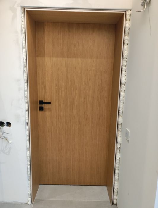 Montaj uși metalice, interioare și plinta