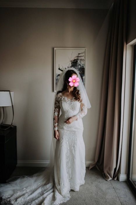 Vând rochie de mireasă tip sirenă